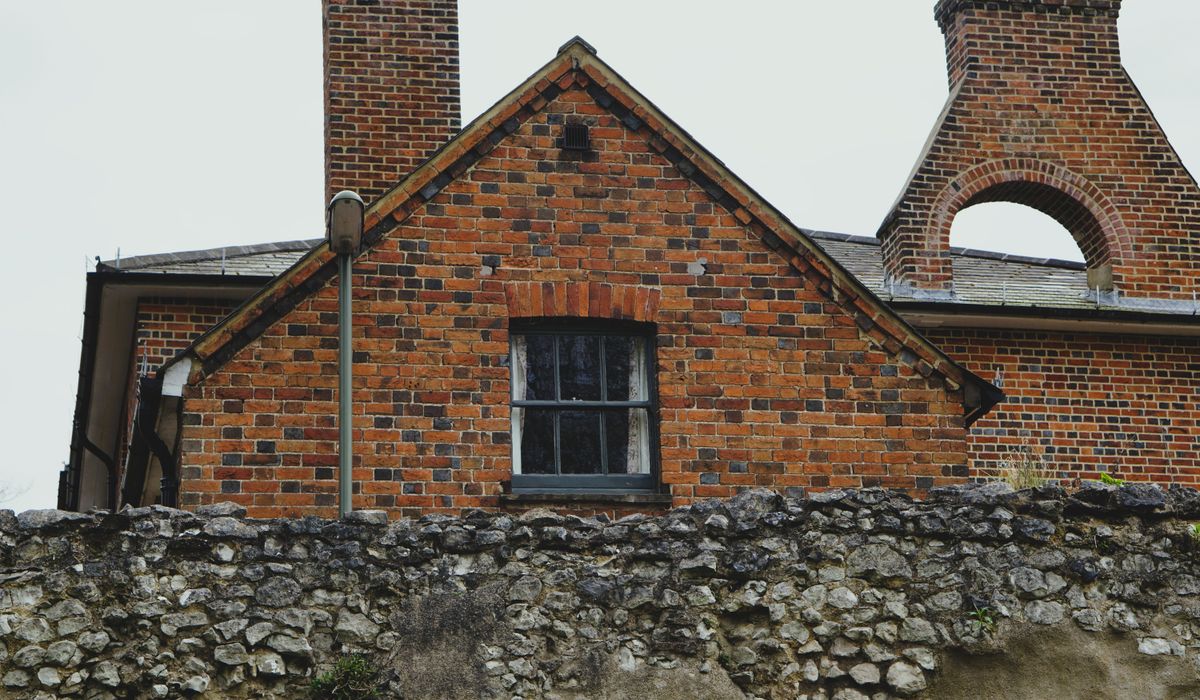 How to Identify Architectural Styles on Your Street