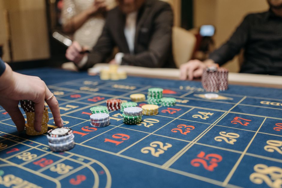 The RNG Behind the Reels: What Slot Players Get Wrong